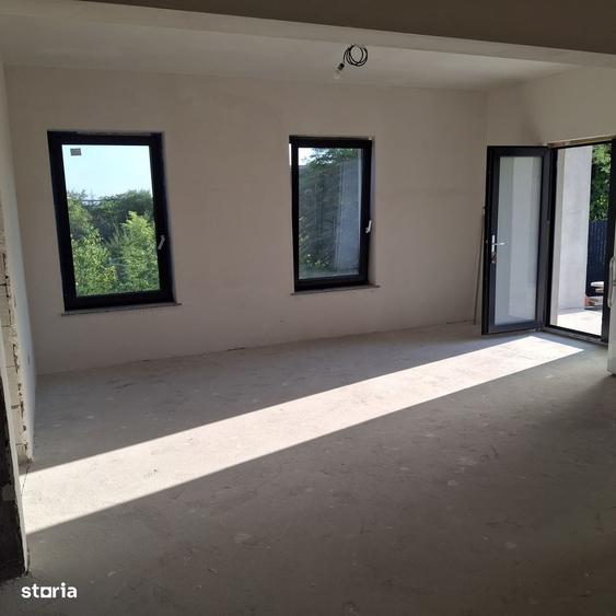 Casă cu 4 camere în Exterior Vest