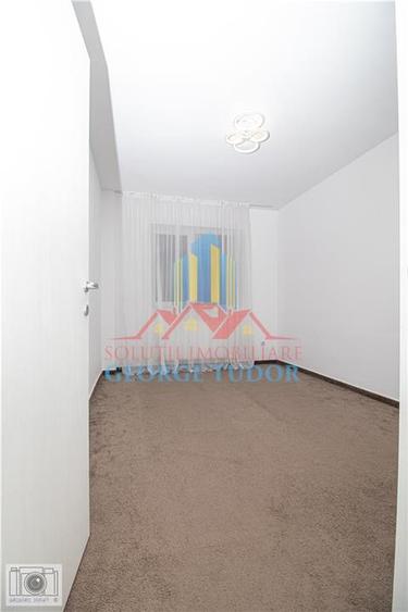 Apartament cu 3 camere decomandat, mobilat în Chiajna