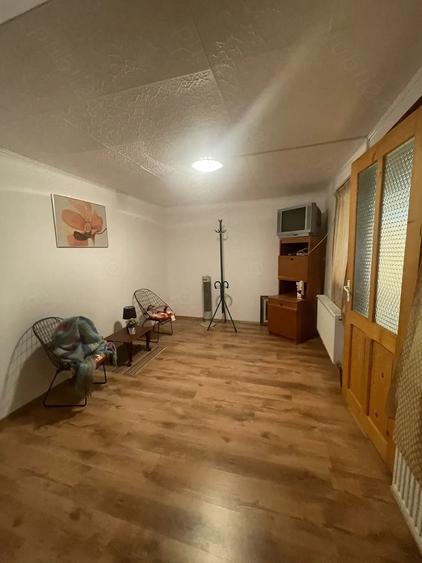 Casă cu 2 camere cu Teren 250 Mp în Band