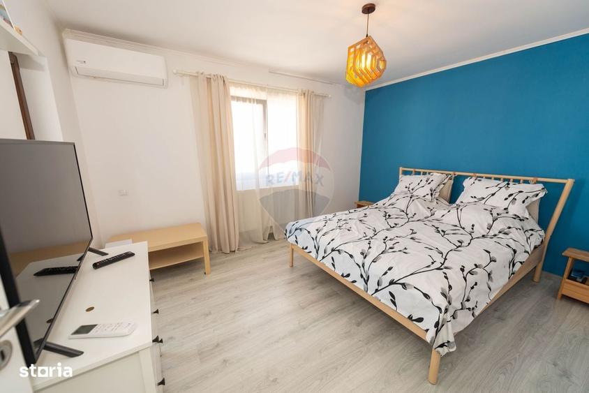 Casă cu 4 camere în Săbăreni