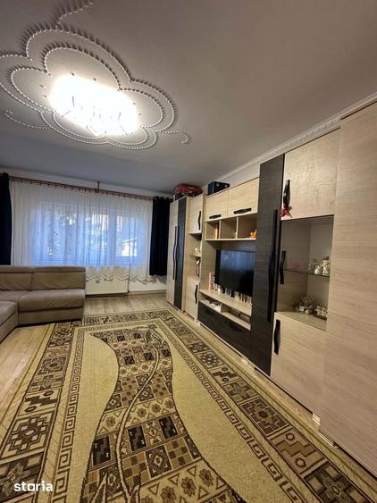 Apartament cu 3 camere decomandat în Micro 17