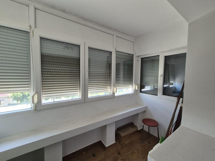 Apartament cu 3 camere semidecomandat în Șagului