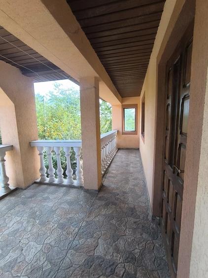 Casă cu 3 camere cu Teren 963 Mp în Miroslava