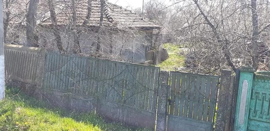Teren de 1460 mp, în Vâlcele