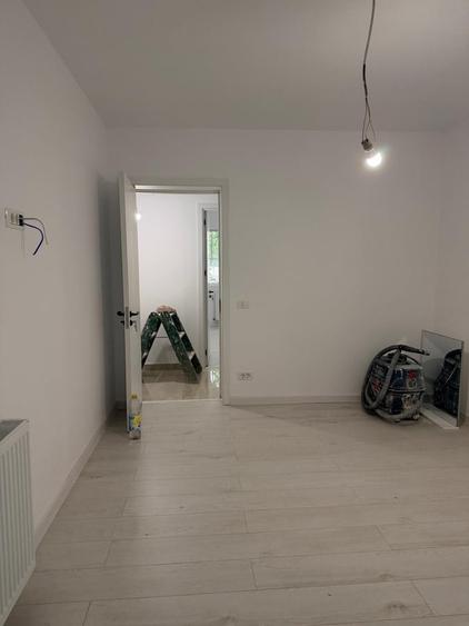 Apartament semidecomandat în Tei