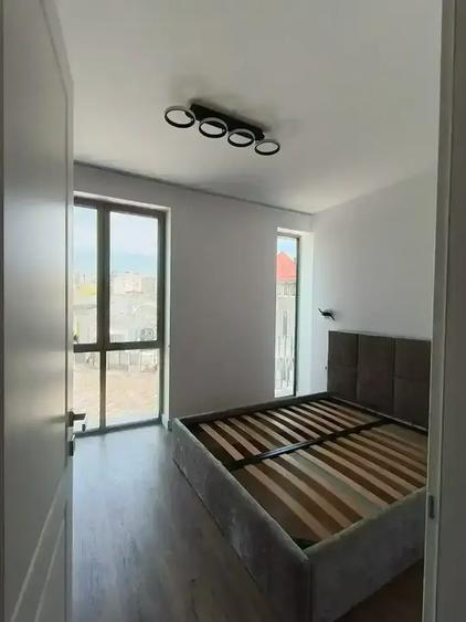 Apartament cu 3 camere semidecomandat în Armeneasca