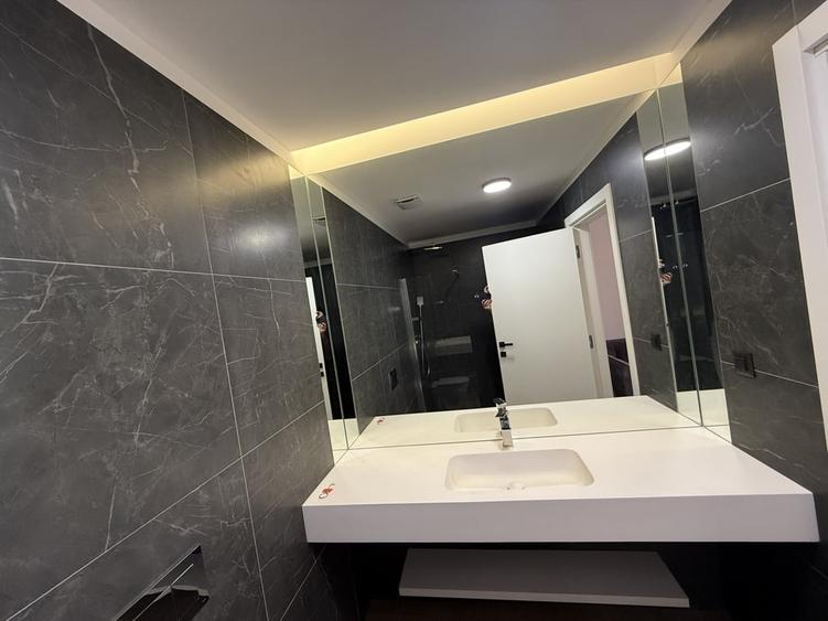 Apartament cu 3 camere decomandat în Barbu Văcărescu