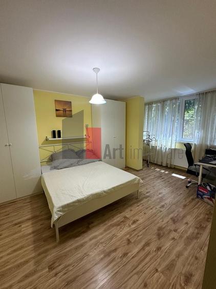 Apartament cu 3 camere decomandat în Drumul Taberei