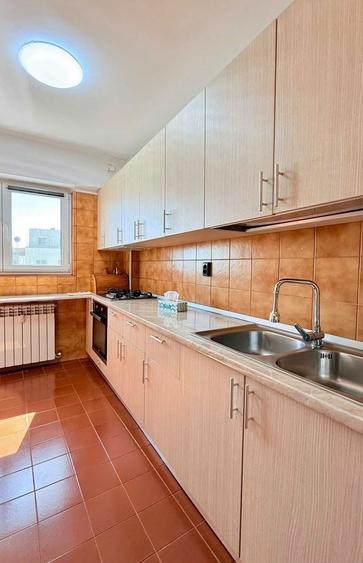 Apartament cu 3 camere decomandat în Moșilor