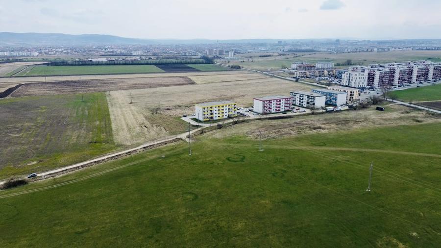Teren Construcții intravilan de 16094 mp, în Periferie