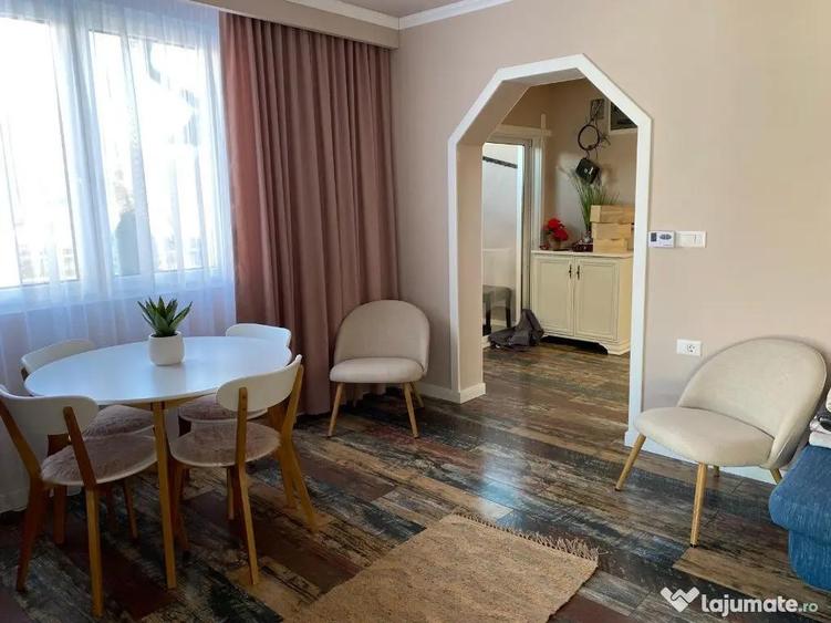 Casă cu 4 camere cu Teren 1200 Mp în Central