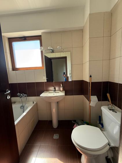 Apartament cu 2 camere semidecomandat în Calea Călărașilor