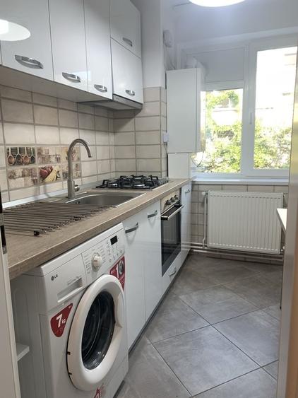 Apartament cu 3 camere semidecomandat în Ultracentral