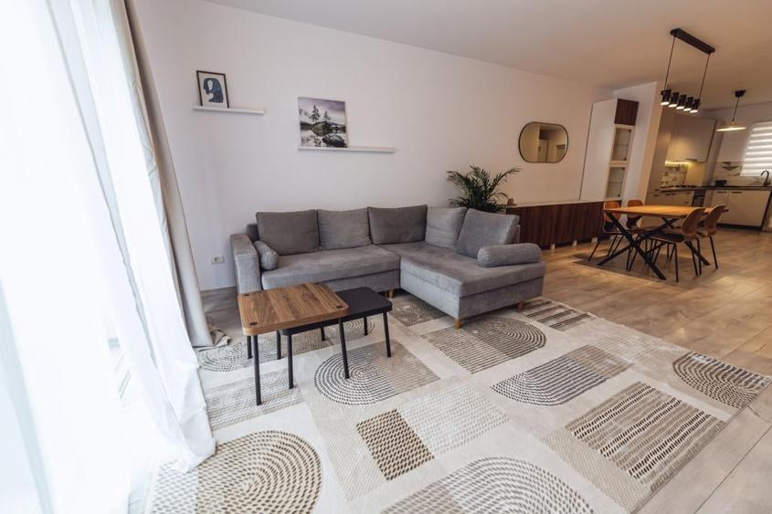 Duplex cu 4 camere cu Canalizare în Central