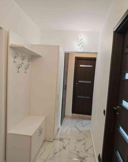 Apartament cu 4 camere decomandat în Crângași