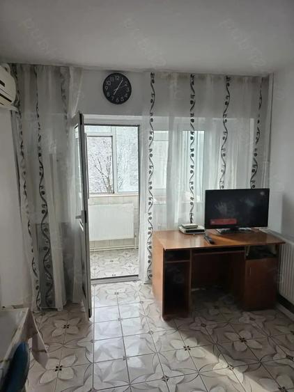 Garsonieră decomandată în CET