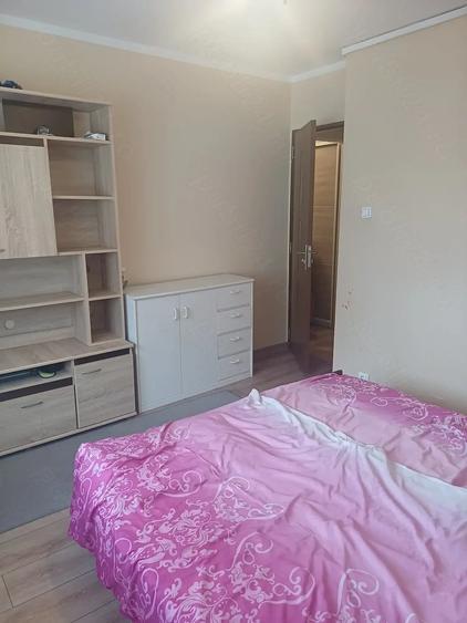 Apartament cu 3 camere decomandat în Exterior Vest