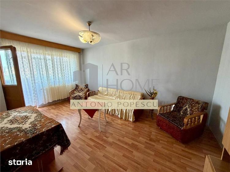 Apartament cu 4 camere decomandat în Malu Roșu