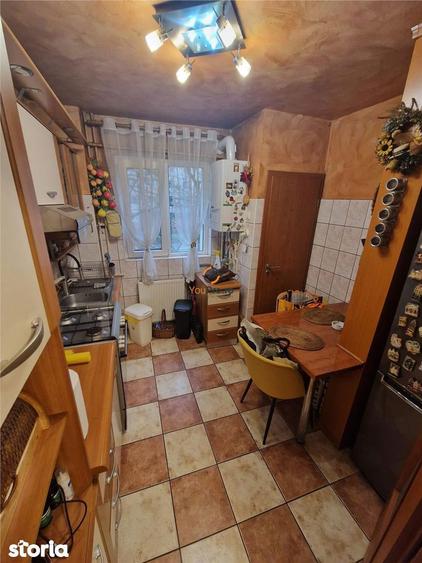 Apartament cu 4 camere decomandat în Circumvalațiunii
