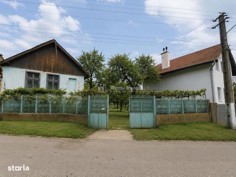 Casă cu 2 camere în Sângătin