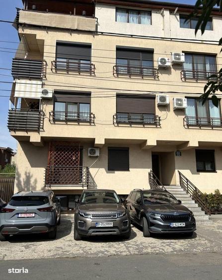 AP. 3 CAMERE BD. LAMINORULUI, LOC PARCARE, CENTRALA, BOXA, COMISION 0% - 10