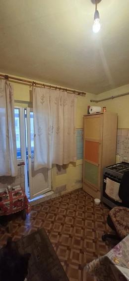 Apartament cu 3 camere decomandat în C5