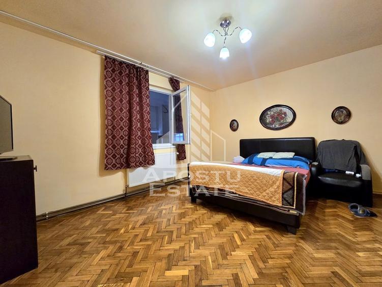 Casă cu 5 camere cu Teren 771 Mp în Bogdăneștilor