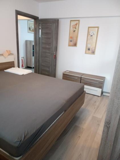 Apartament cu 2 camere semidecomandat în Giurgiului