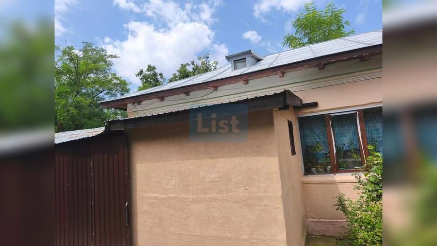 Casă cu 7 camere cu Teren 1400 Mp în Ologeni