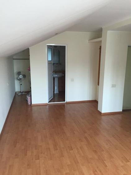 Birou, de 215 mp, în CET