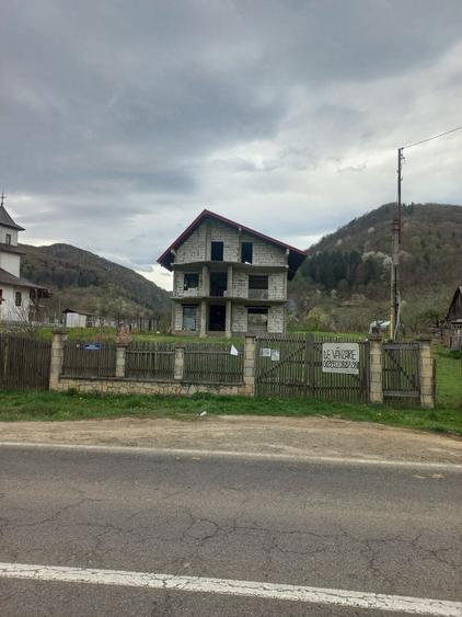 Casă cu 4 camere în Bogata