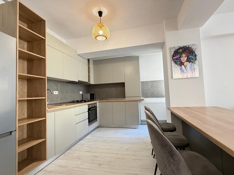 Apartament cu 2 camere decomandat în Torontalului