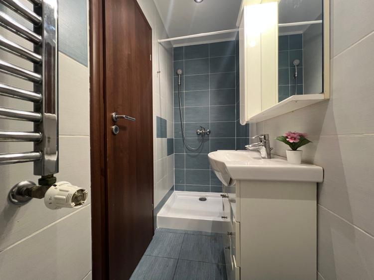 Apartament cu 3 camere decomandat, mobilat în Rahova