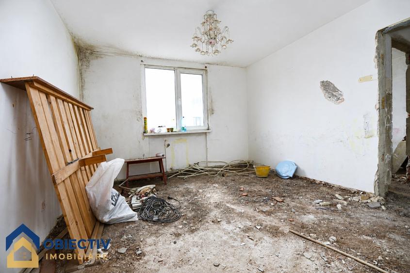 Apartament cu 3 camere semidecomandat în Dărmănești