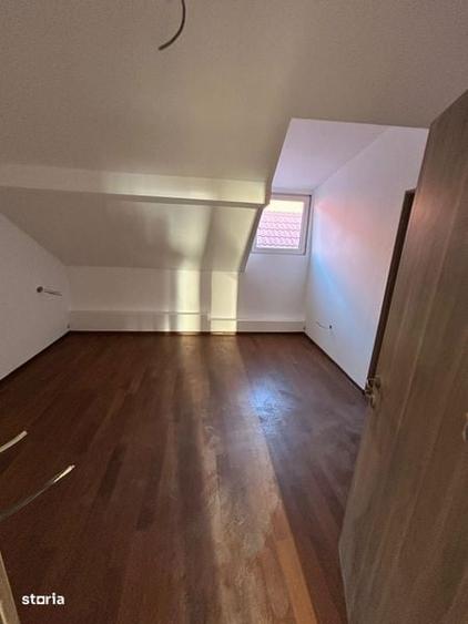 Apartament cu 4 camere în Decebal
