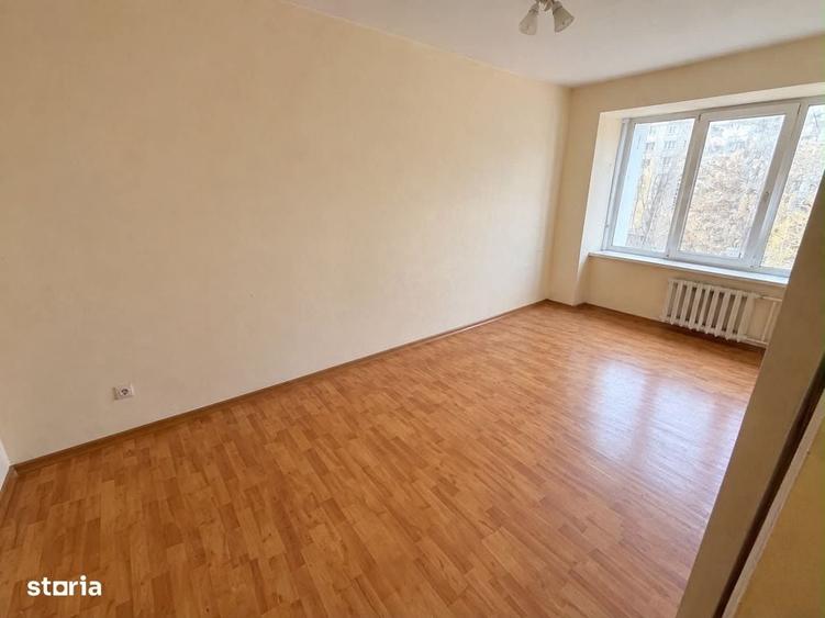 Apartament cu 3 camere decomandat în Tudor