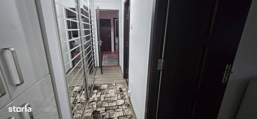 Apartament cu 3 camere decomandat în Micro 3