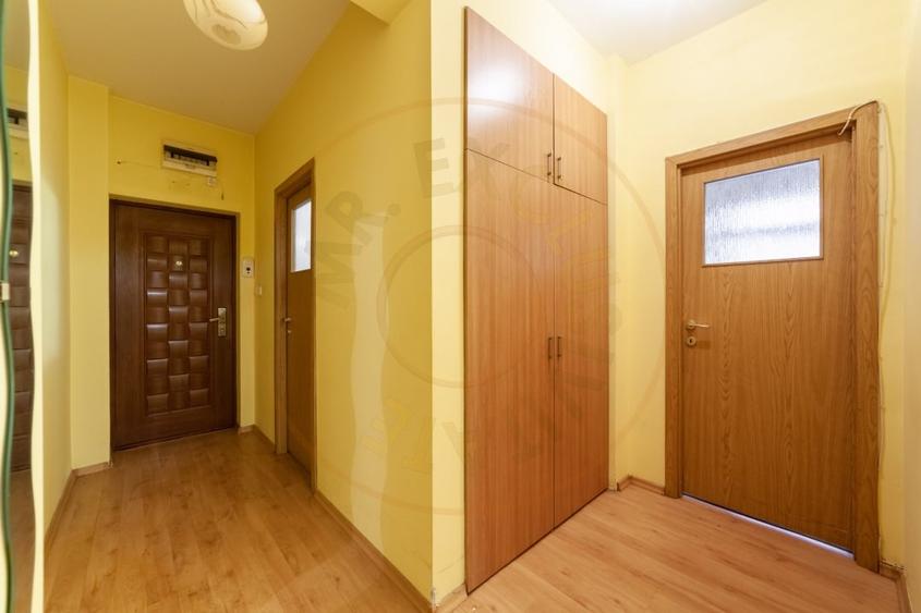 Apartament cu 3 camere decomandat în Găvana