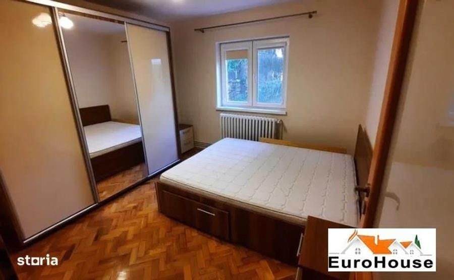 Apartament cu 3 camere decomandat în Cetate