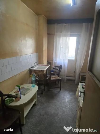 Garsonieră decomandată în Calea București
