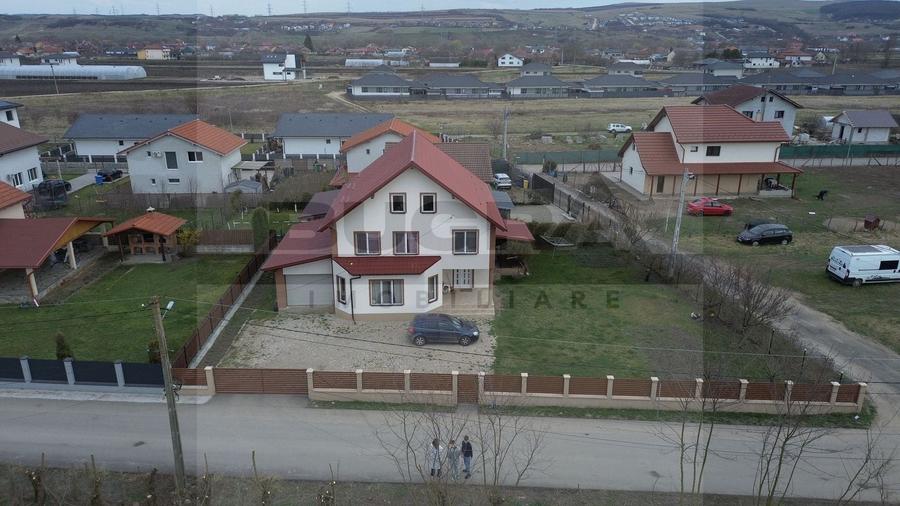 Casă individuală cu 5 camere cu Canalizare în Jucu de Mijloc