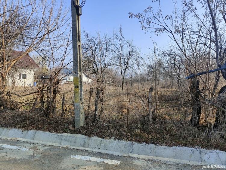 Teren de 2440 mp, în Podenii Vechi