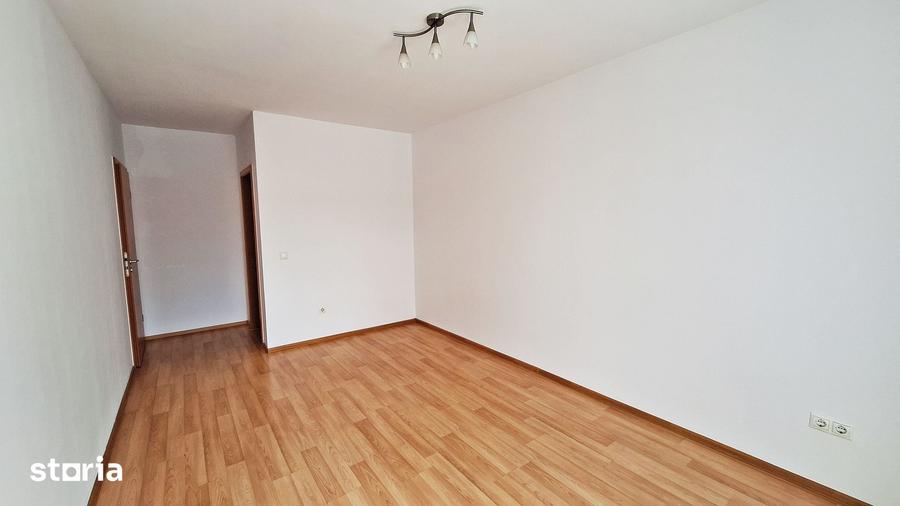 Apartament cu 3 camere decomandat în Bartolomeu