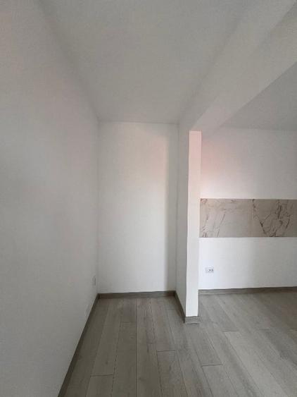 Apartament cu 3 camere semidecomandat în Someșeni
