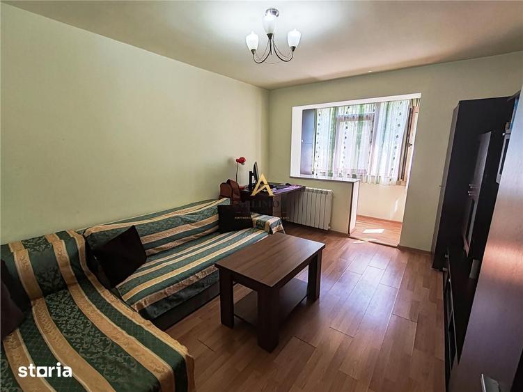 Apartament cu 3 camere decomandat în Vest