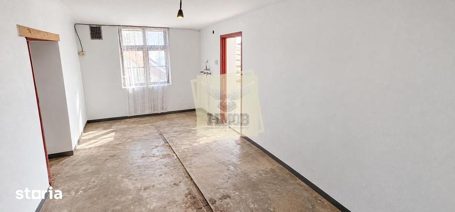 Casă cu 5 camere cu Teren 482 Mp în Central