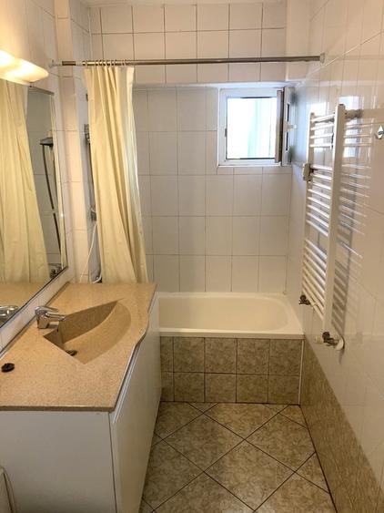 Apartament cu 4 camere decomandat în Victoriei