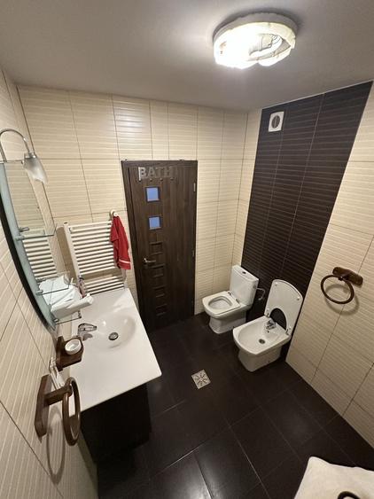 Apartament cu 4 camere decomandat în Ludoș