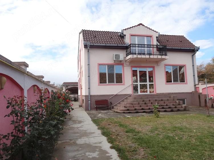 Casă cu 9 camere cu Teren 461 Mp în Micălaca
