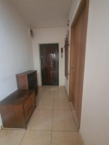Apartament cu 3 camere decomandat, mobilat în Dristor